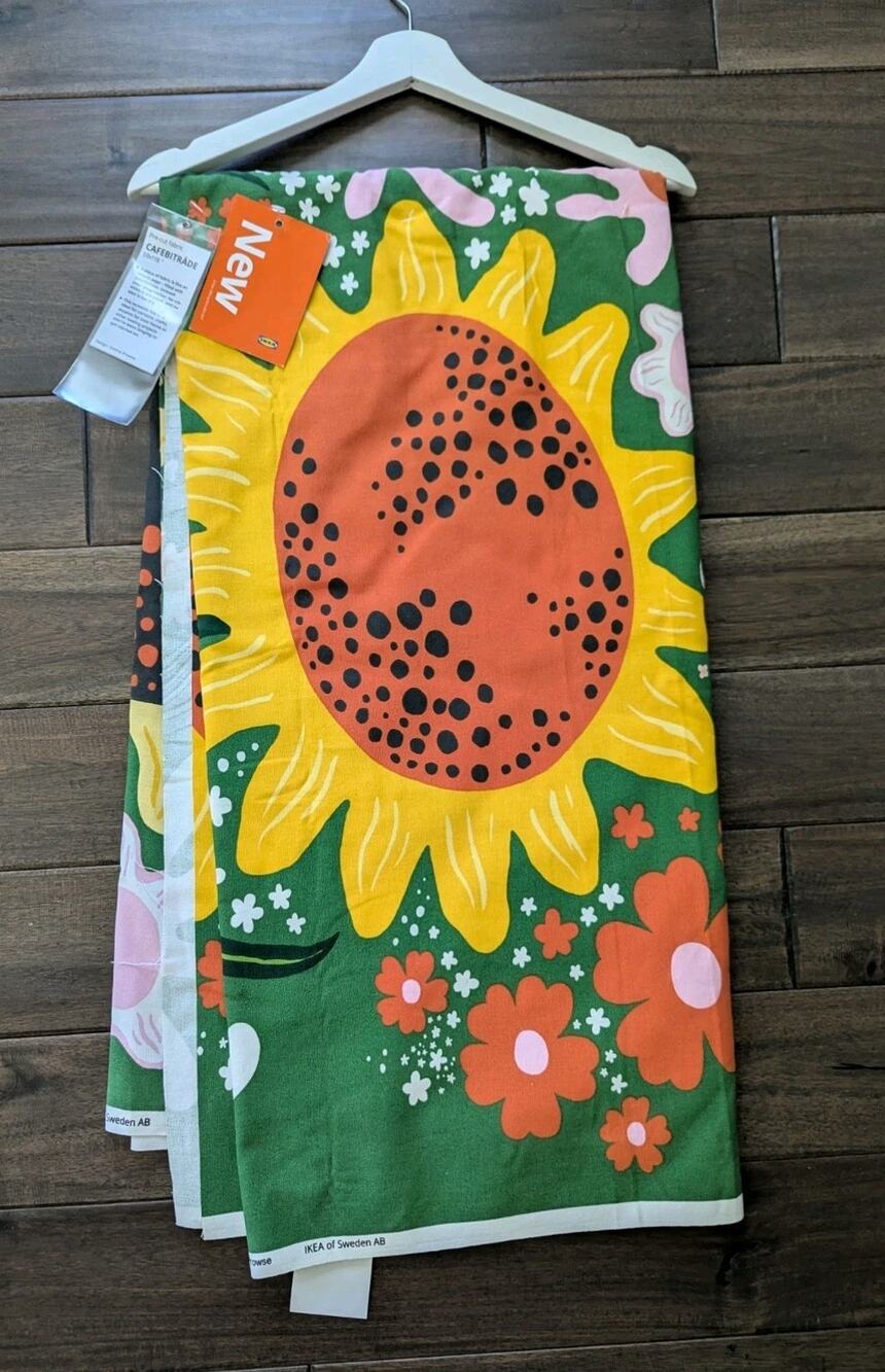 Ikea CAFEBITRADE Pre-Cut Fabric Green/Multicolor Floral Pattern 59x118", Display